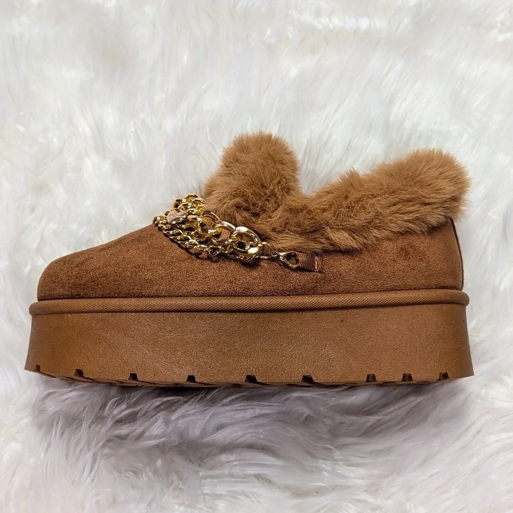 NWT Platform Faux Fur Suede Mini‎ Booties Chestnut Brown with Gold Charms Size 6